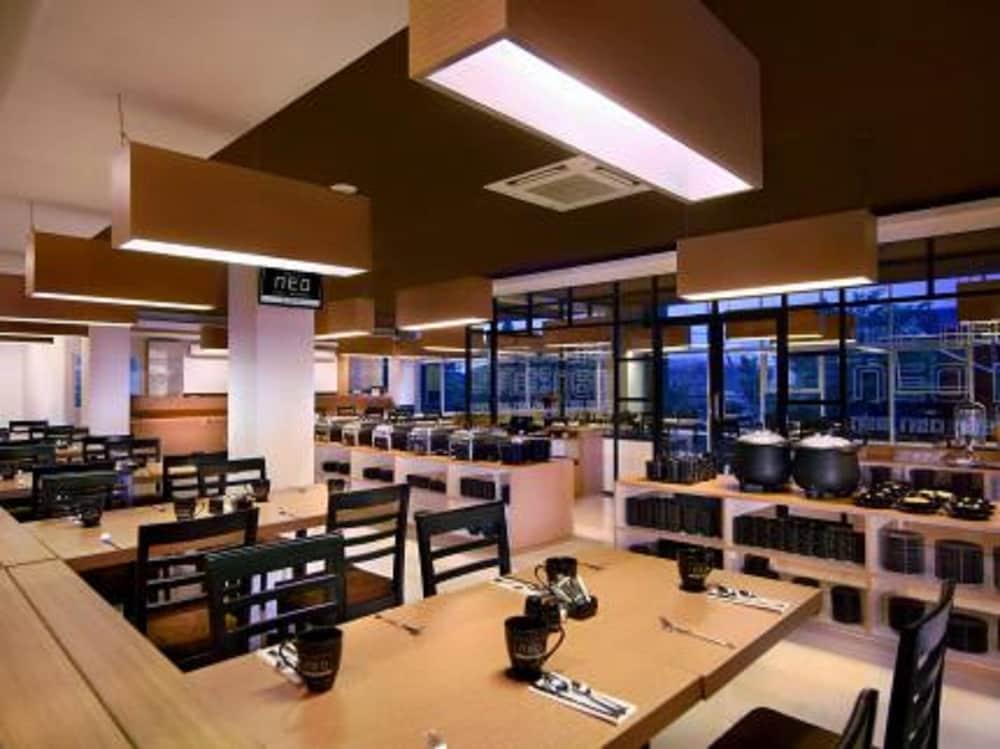 Hotel Neo Candi Simpang Lima - Semarang By Aston Eksteriør bilde