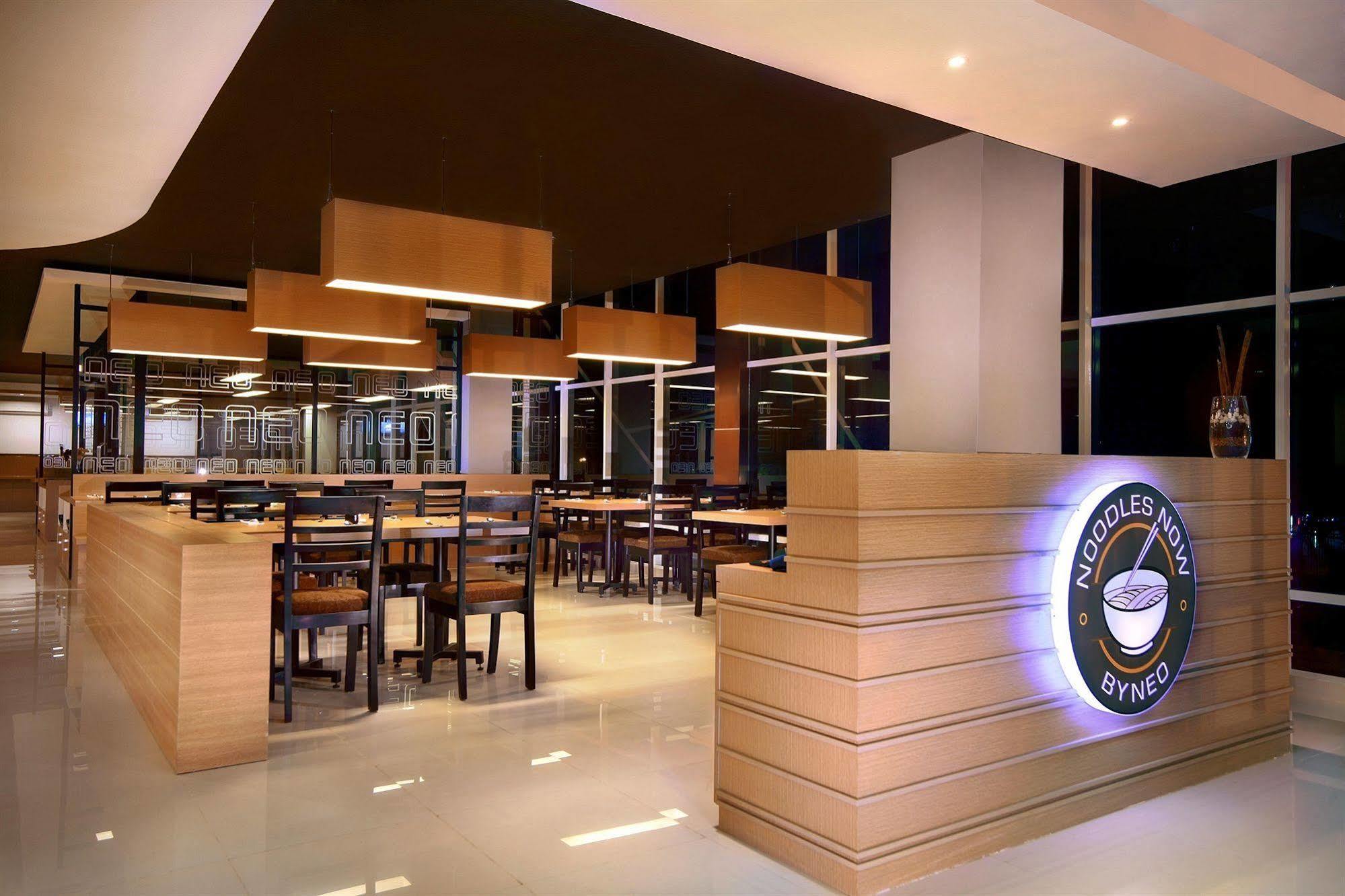 Hotel Neo Candi Simpang Lima - Semarang By Aston Eksteriør bilde