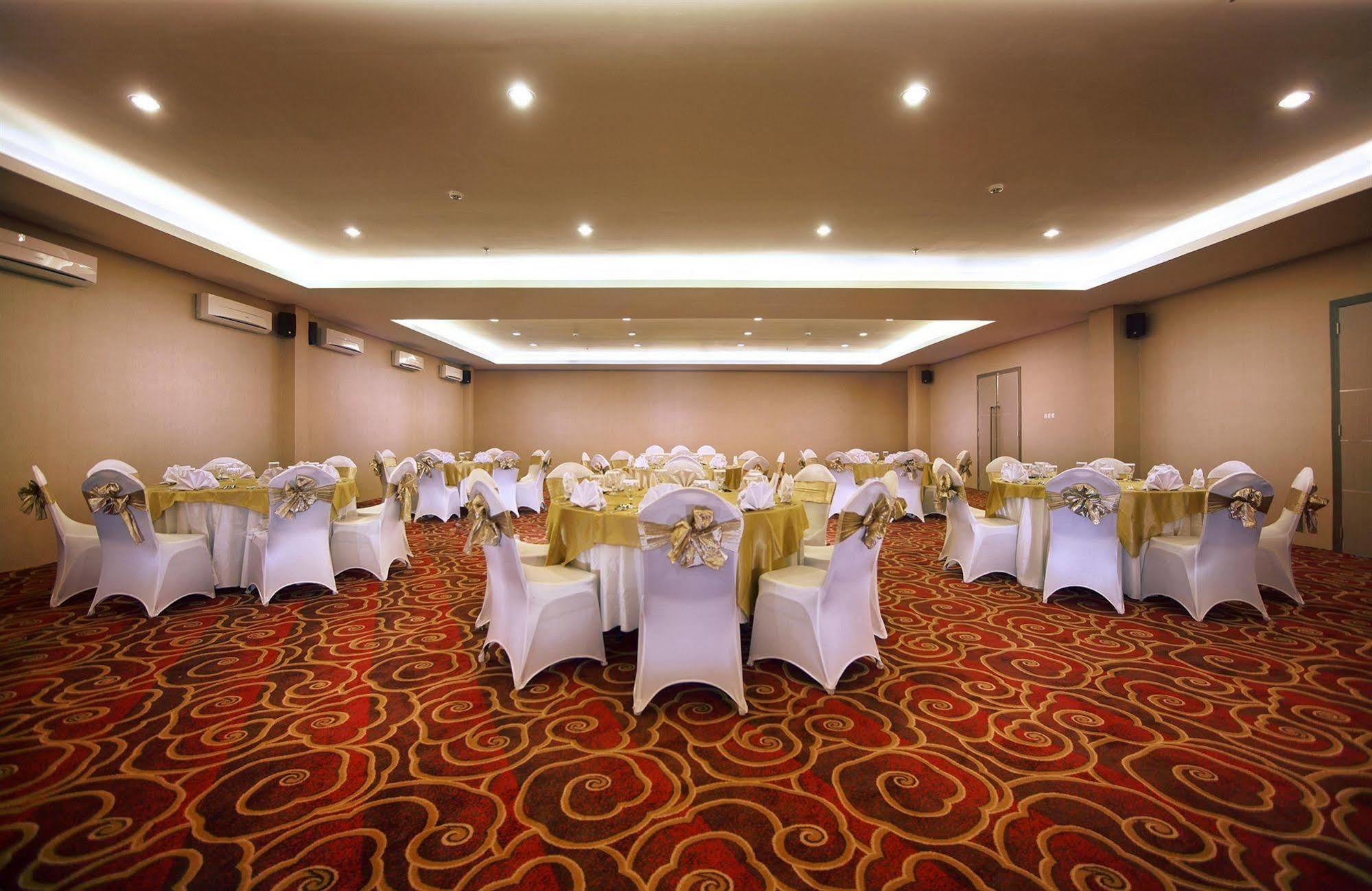 Hotel Neo Candi Simpang Lima - Semarang By Aston Eksteriør bilde